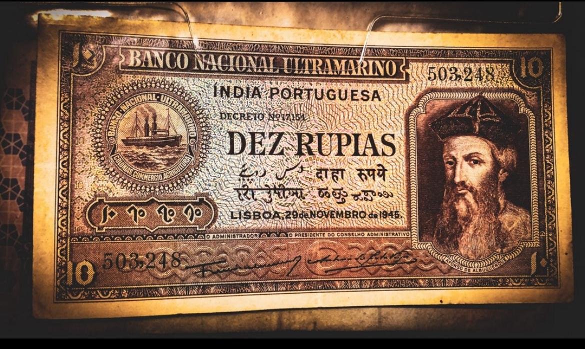 Dez Rupias